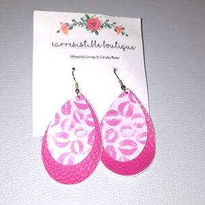 Faux leather earings. 💋💋